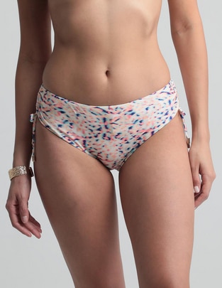 Panty bikini a la cadera para mujer Panty bikini a la cadera para mujer