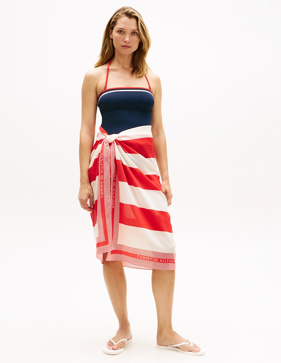 Pareo Hilfiger con estampado a rayas