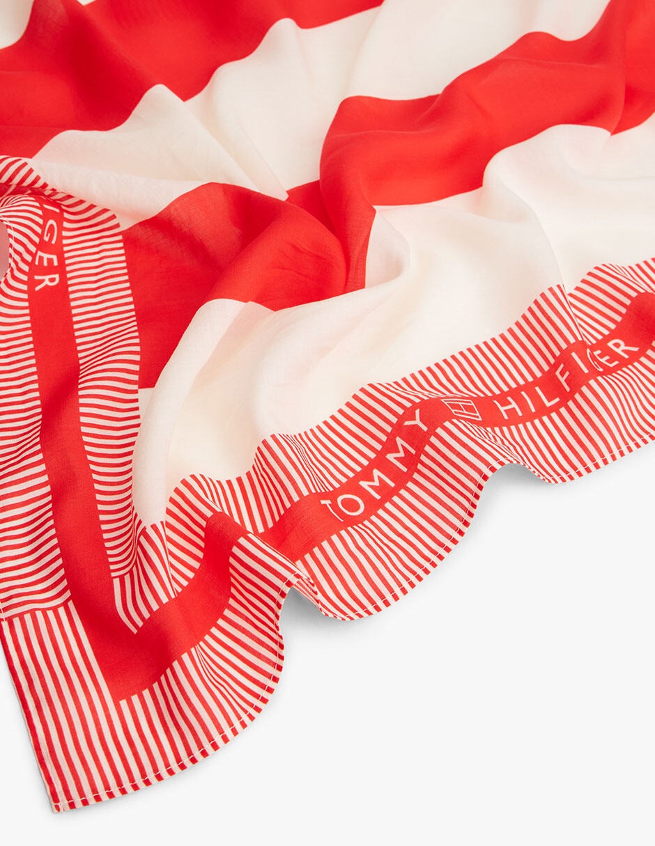 Pareo Hilfiger con estampado a rayas 4